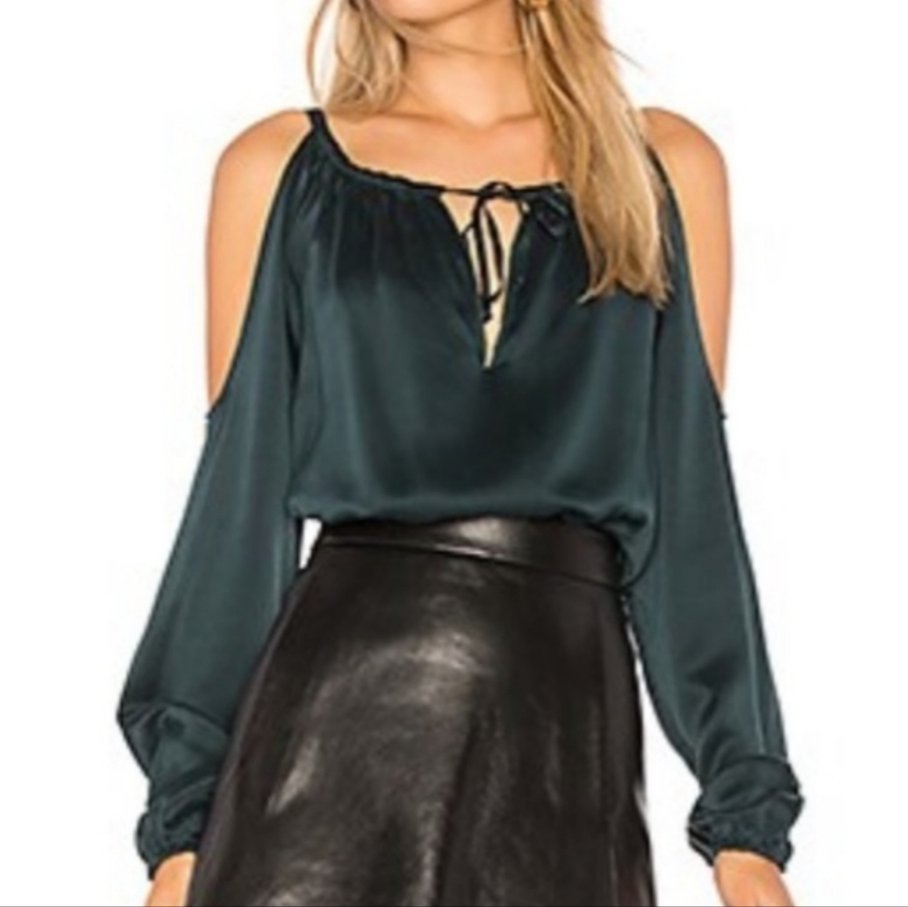 Chaser silk cold shoulder green top women's medium